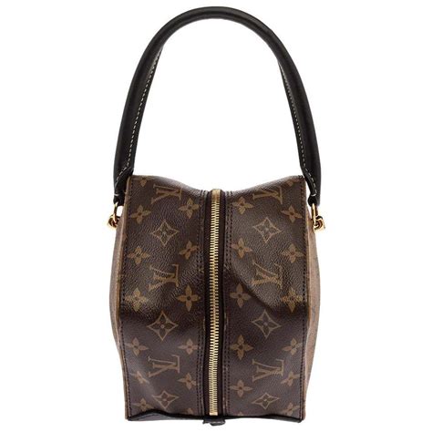 louis vuitton square bag